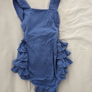 Kate Quinn side ruffle bubble